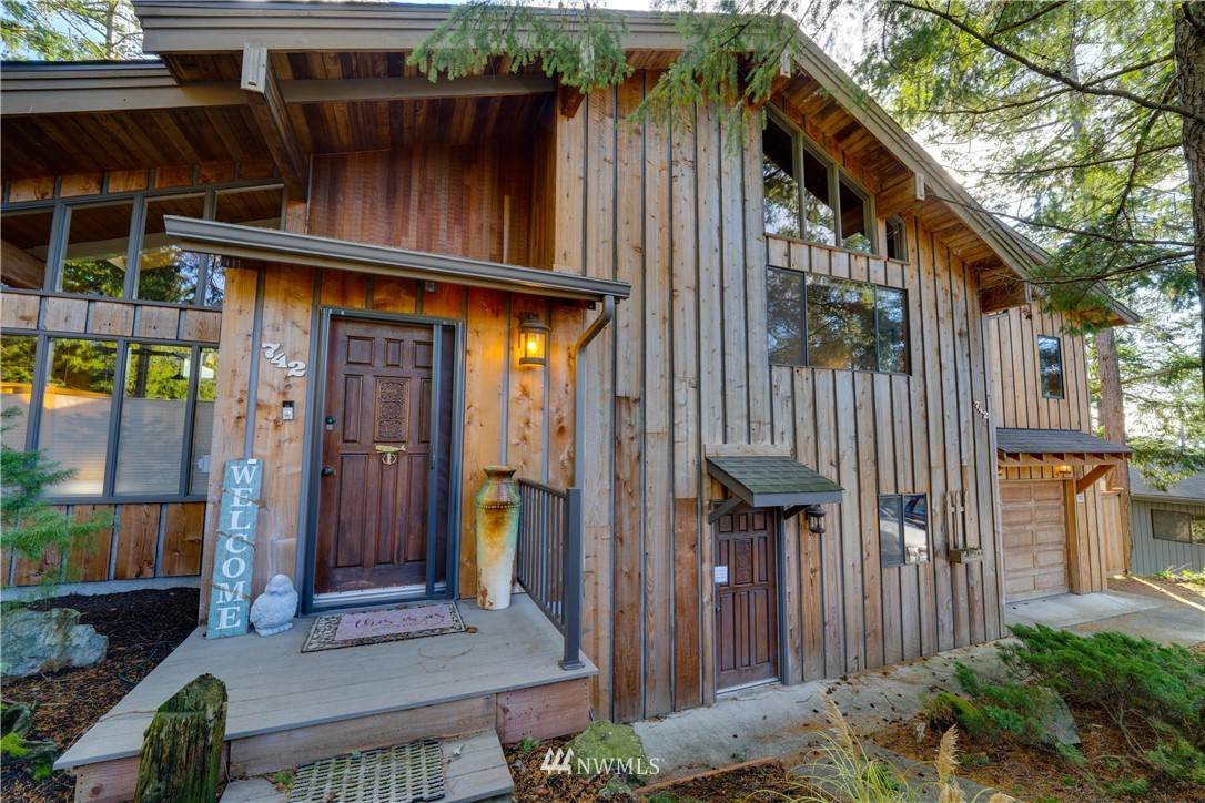 La Conner, WA 98257,742 Tillamuk DR