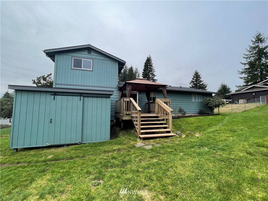 Montesano, WA 98563,500 Bender LN