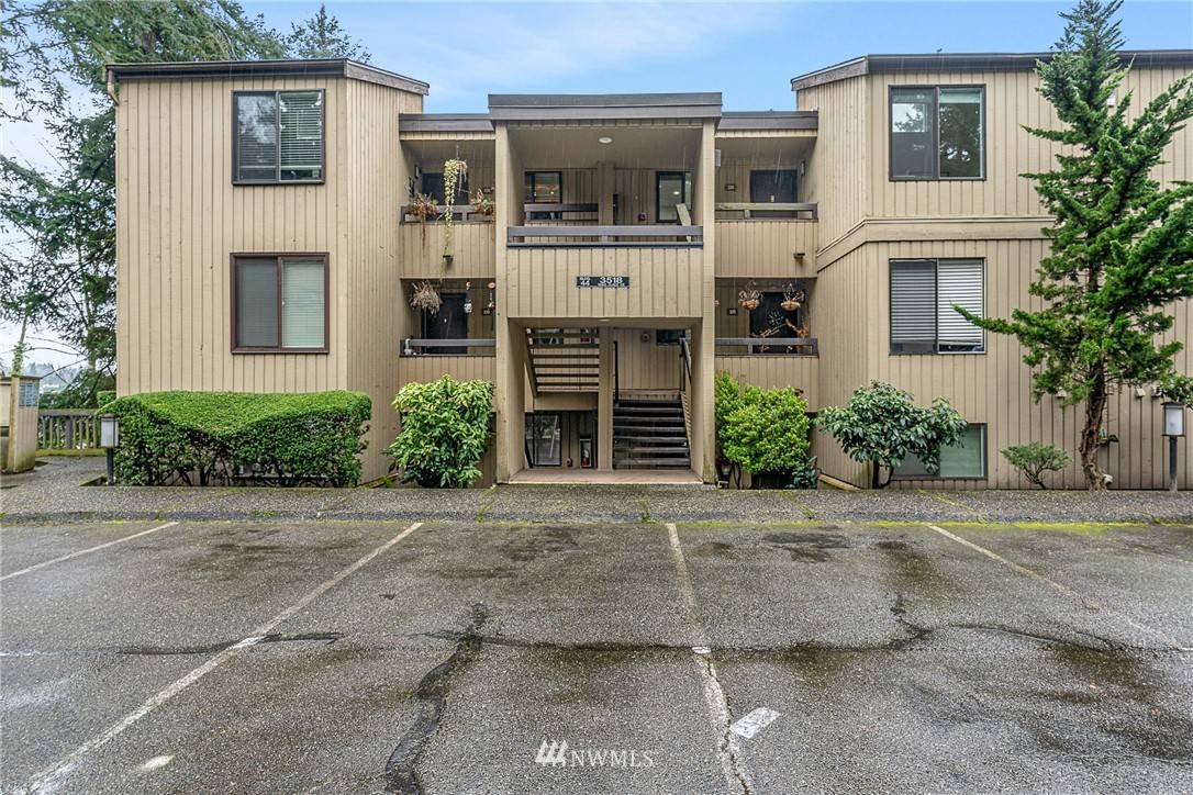 Bellevue, WA 98004,3518 109th PL NE #335