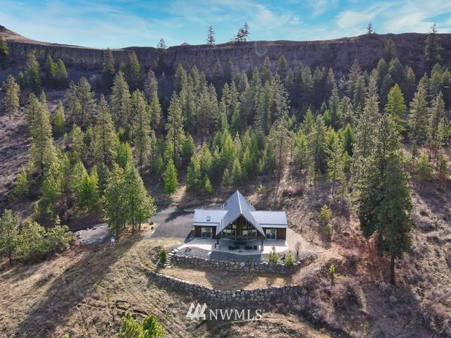 Seven Bays, WA 99122,39100 N Gunsight Blf