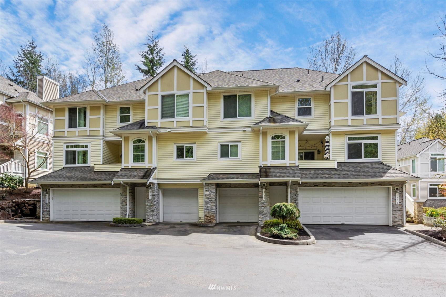 Bellevue, WA 98006,6765 SE Cougar Mountain WAY #4