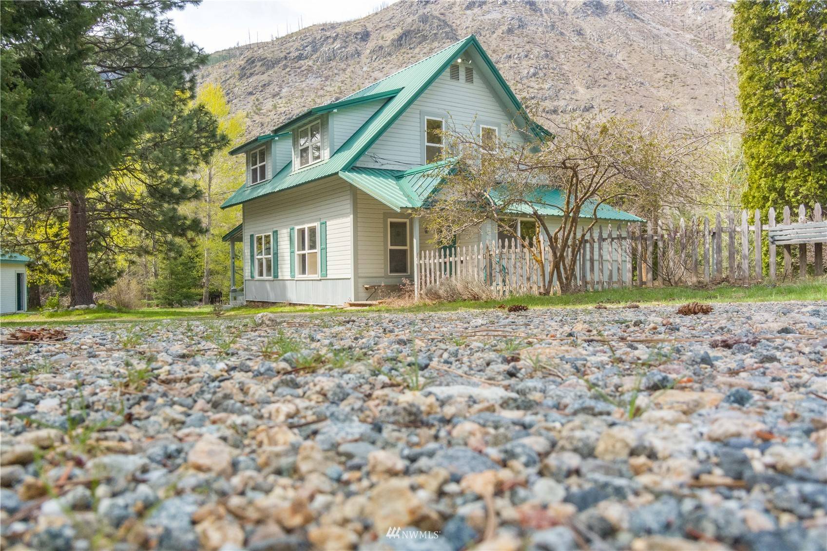 Entiat, WA 98822,13533 Entiat River RD