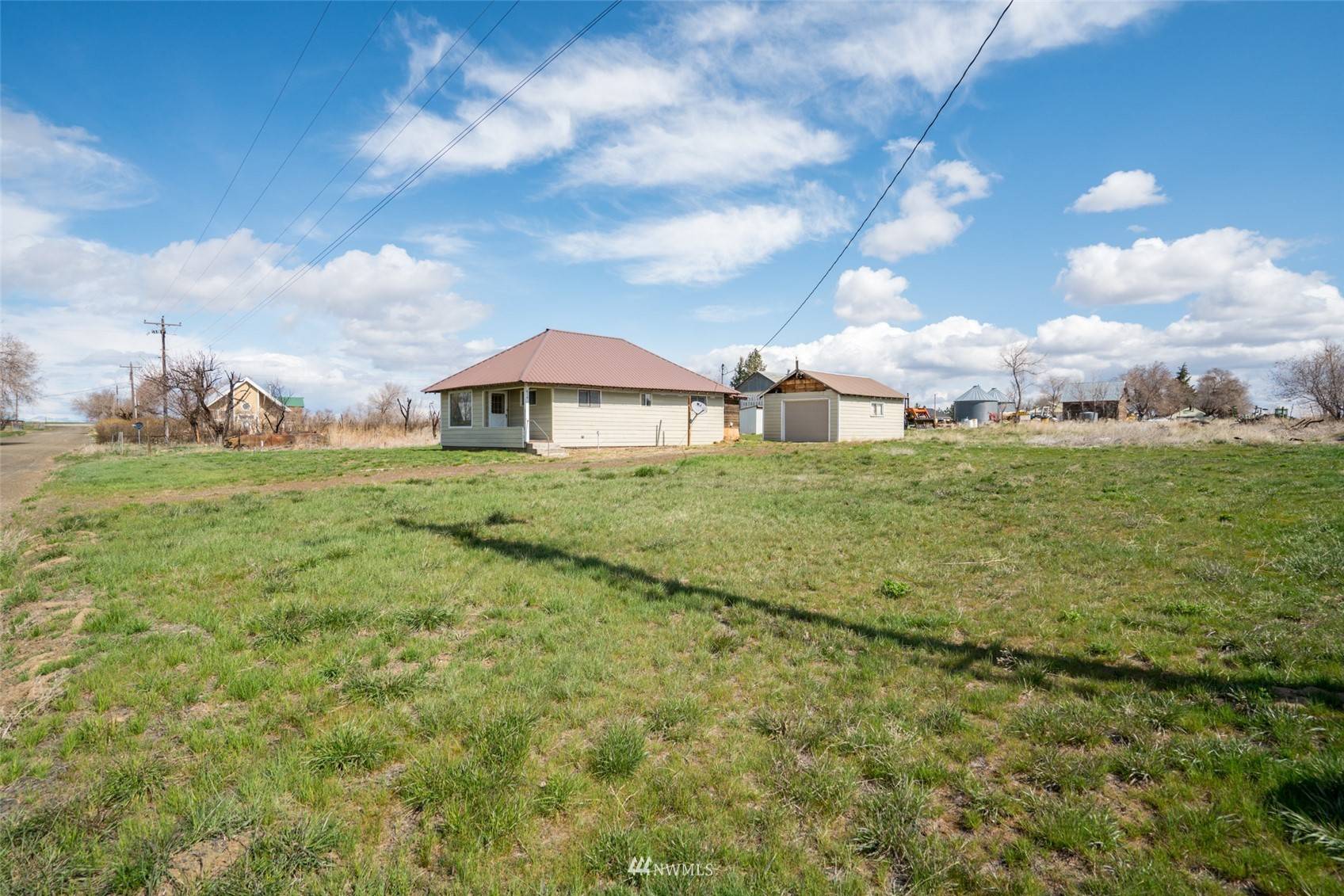 Waterville, WA 98858,614 Douglas ST