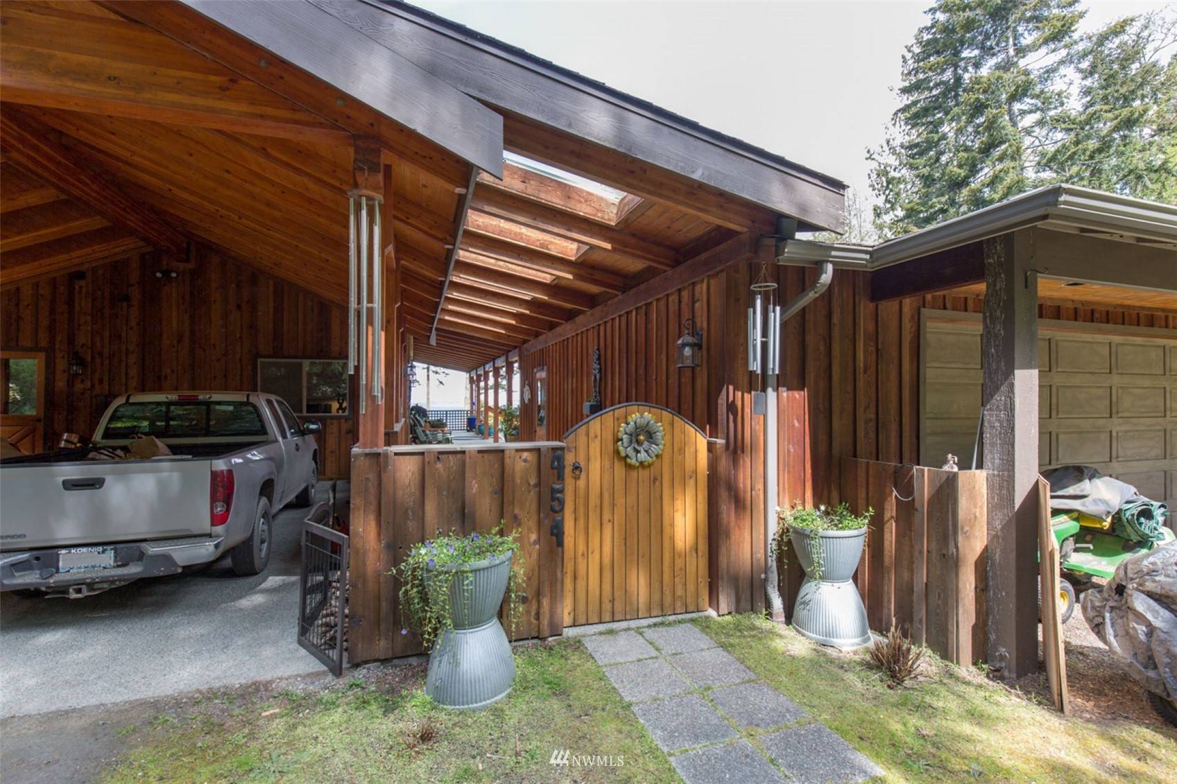 Port Townsend, WA 98368,454 Pocket LN