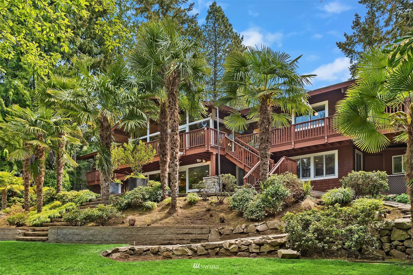 Mercer Island, WA 98040,7960 SE 70th ST