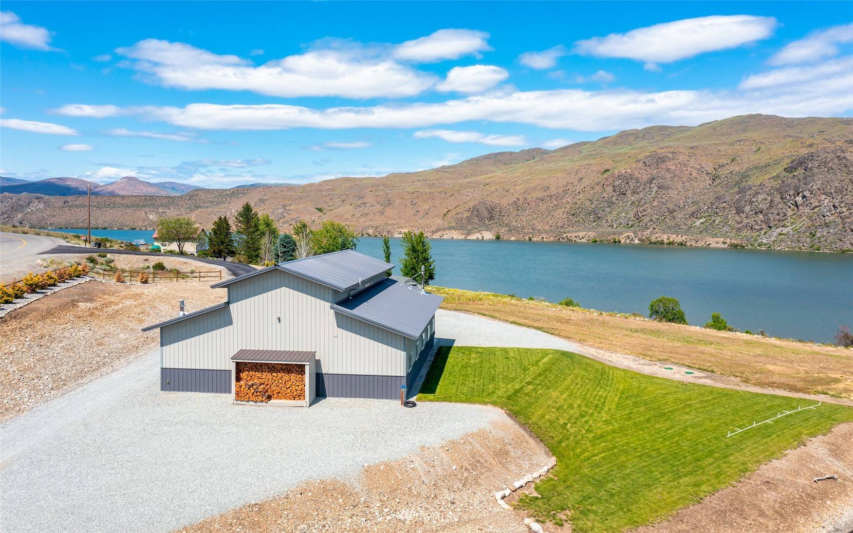 Pateros, WA 98846,154 Starr RD