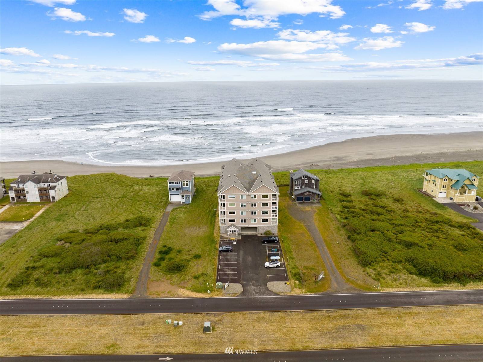 Ocean Shores, WA 98569,1377 ocean shores BLVD SW #205