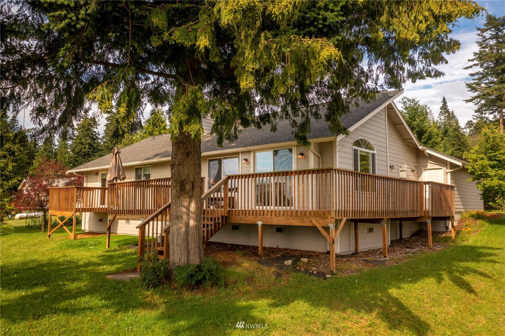 Lummi Island, WA 98262,2615 Island View LN