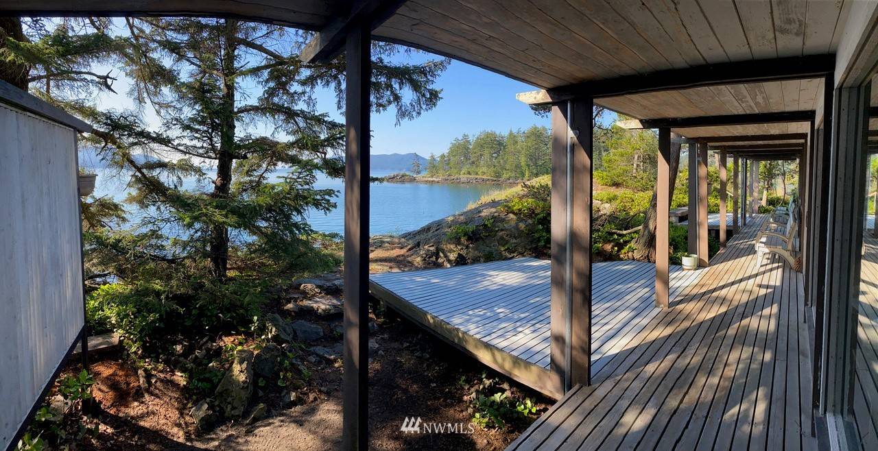 Orcas Island, WA 98279,370 Summer Point LN