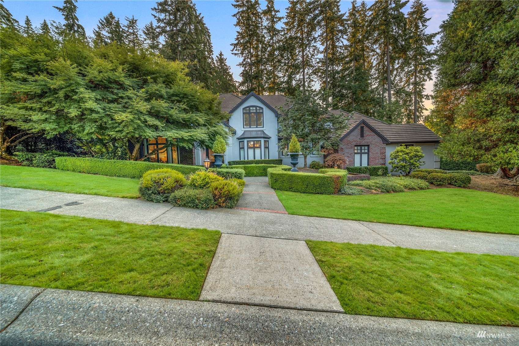 Bellevue, WA 98004,1633 100th PL SE