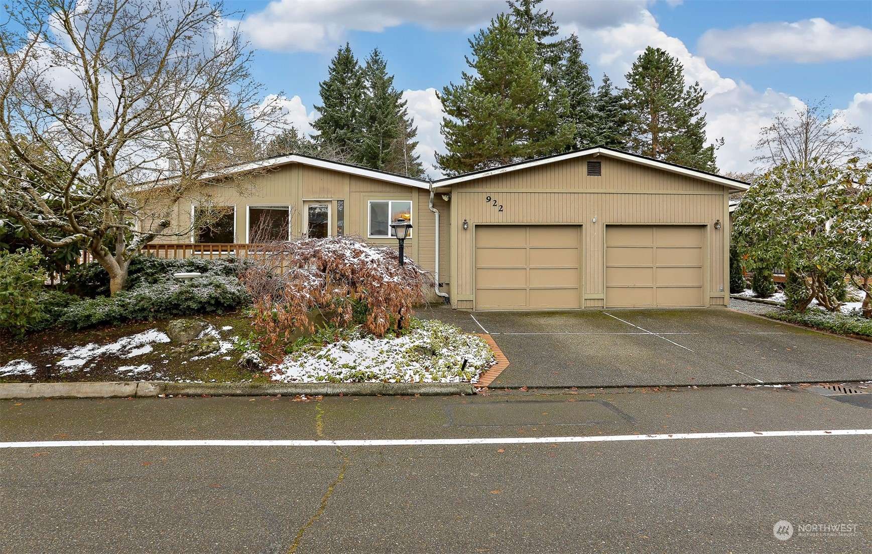 Bothell, WA 98021,922 243rd ST SW