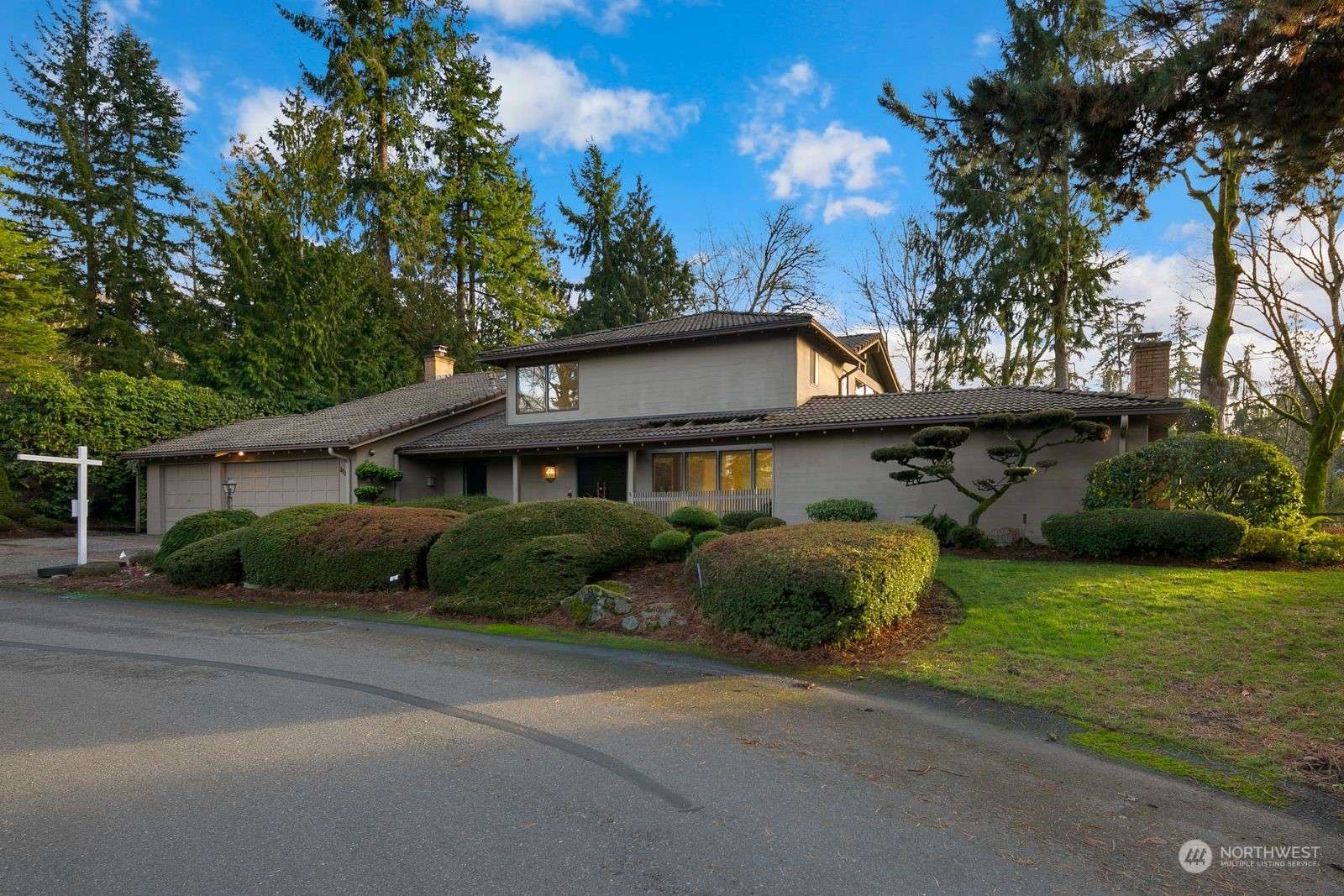 Mercer Island, WA 98040,8349 SE 57th ST