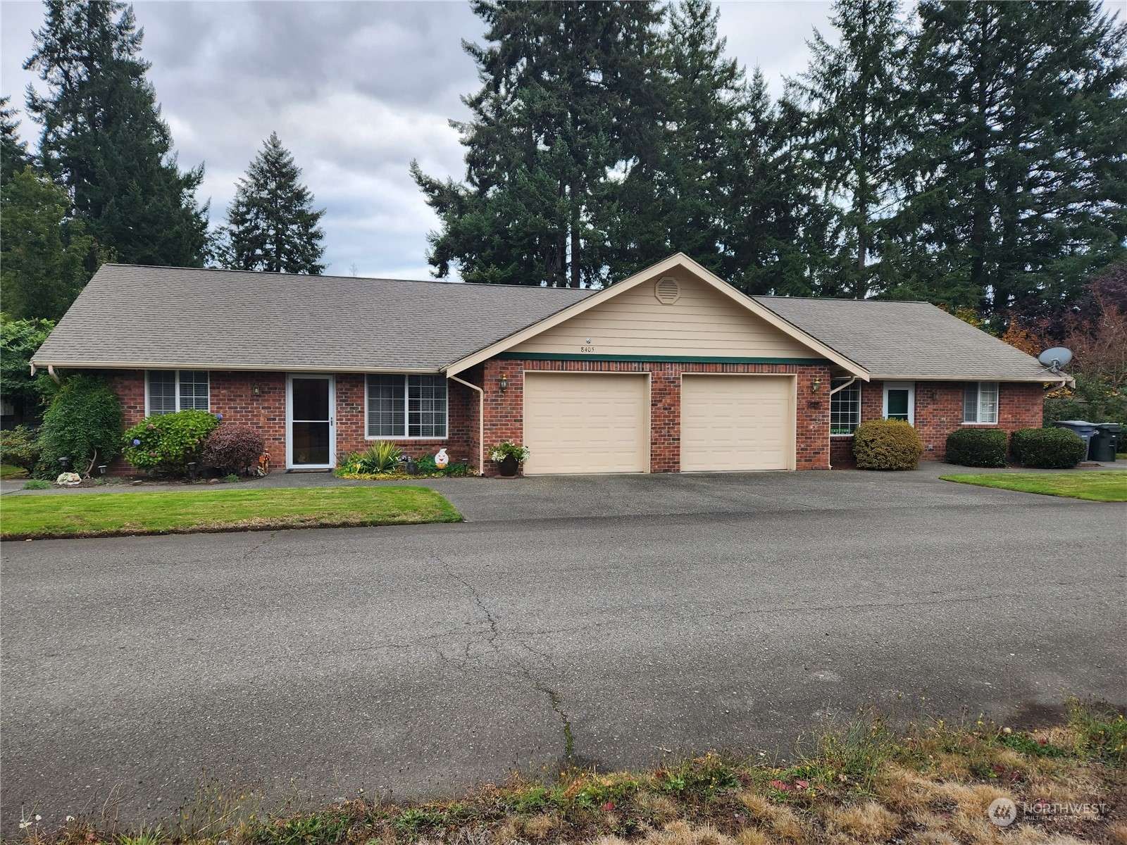 Puyallup, WA 98375,8405 8407 191st ST E