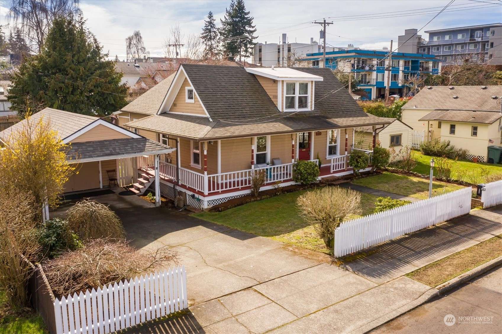 Edmonds, WA 98020,610 Maple ST