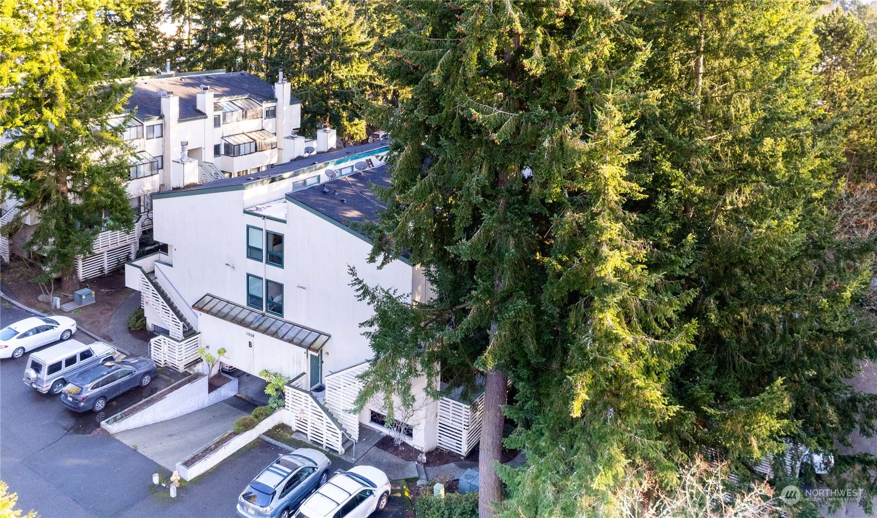 Bellevue, WA 98007,1019 156th AVE NE #B11