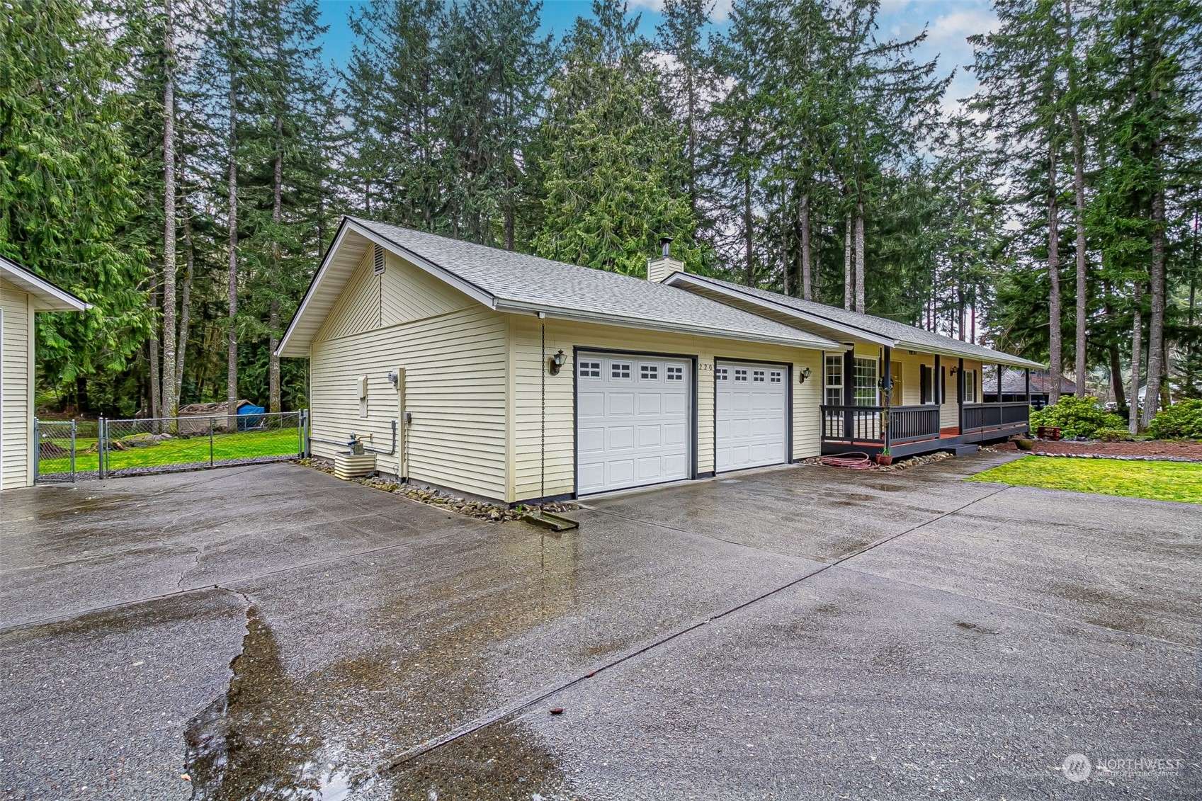 Rainier, WA 98576,220 Country Estates DR W