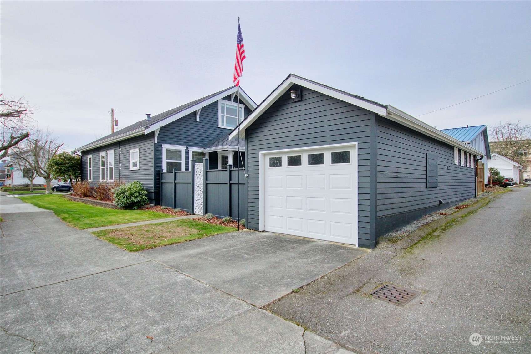 Anacortes, WA 98221,802 6th ST