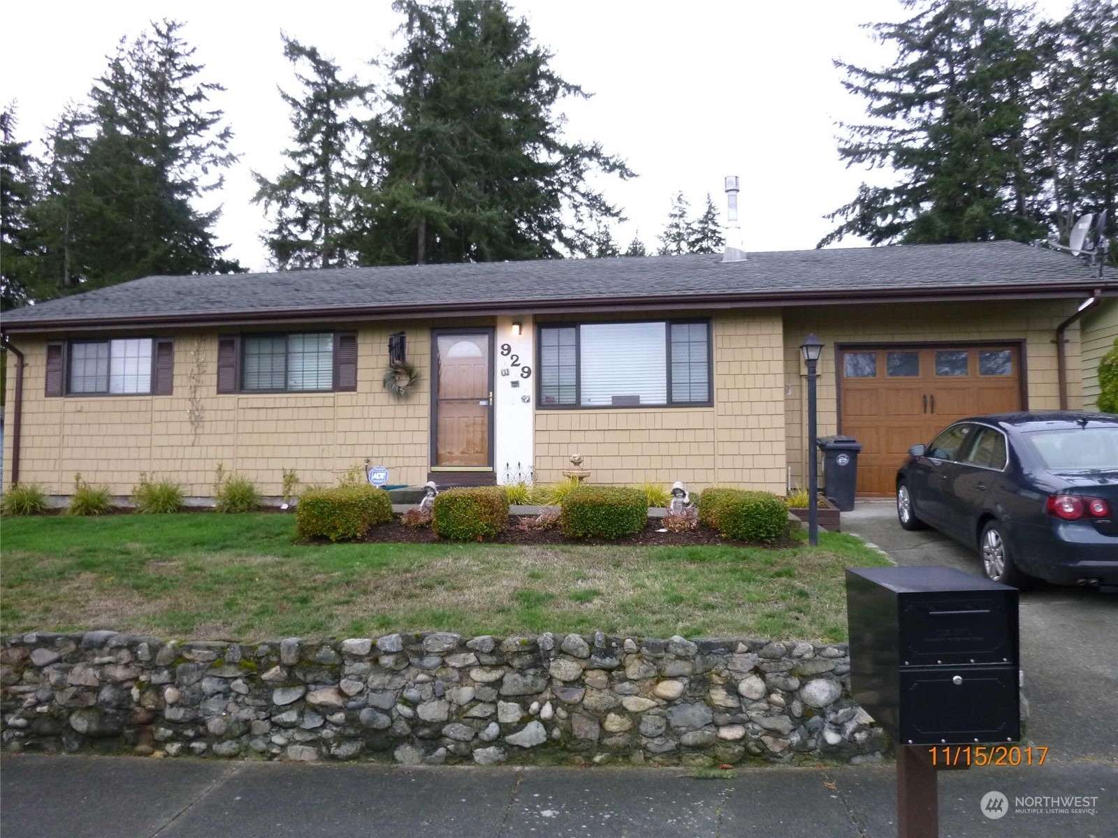 Oak Harbor, WA 98277,929 NW Cathlamet DR