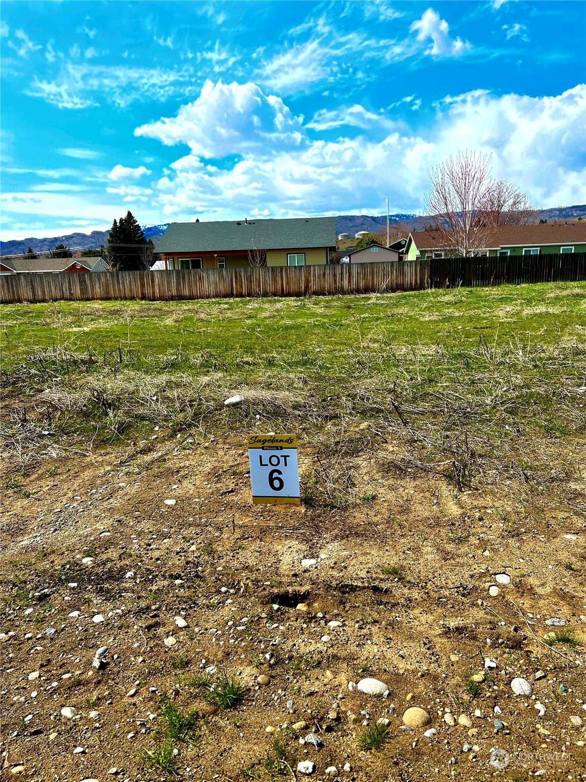 Omak, WA 98841,709 Petra CT