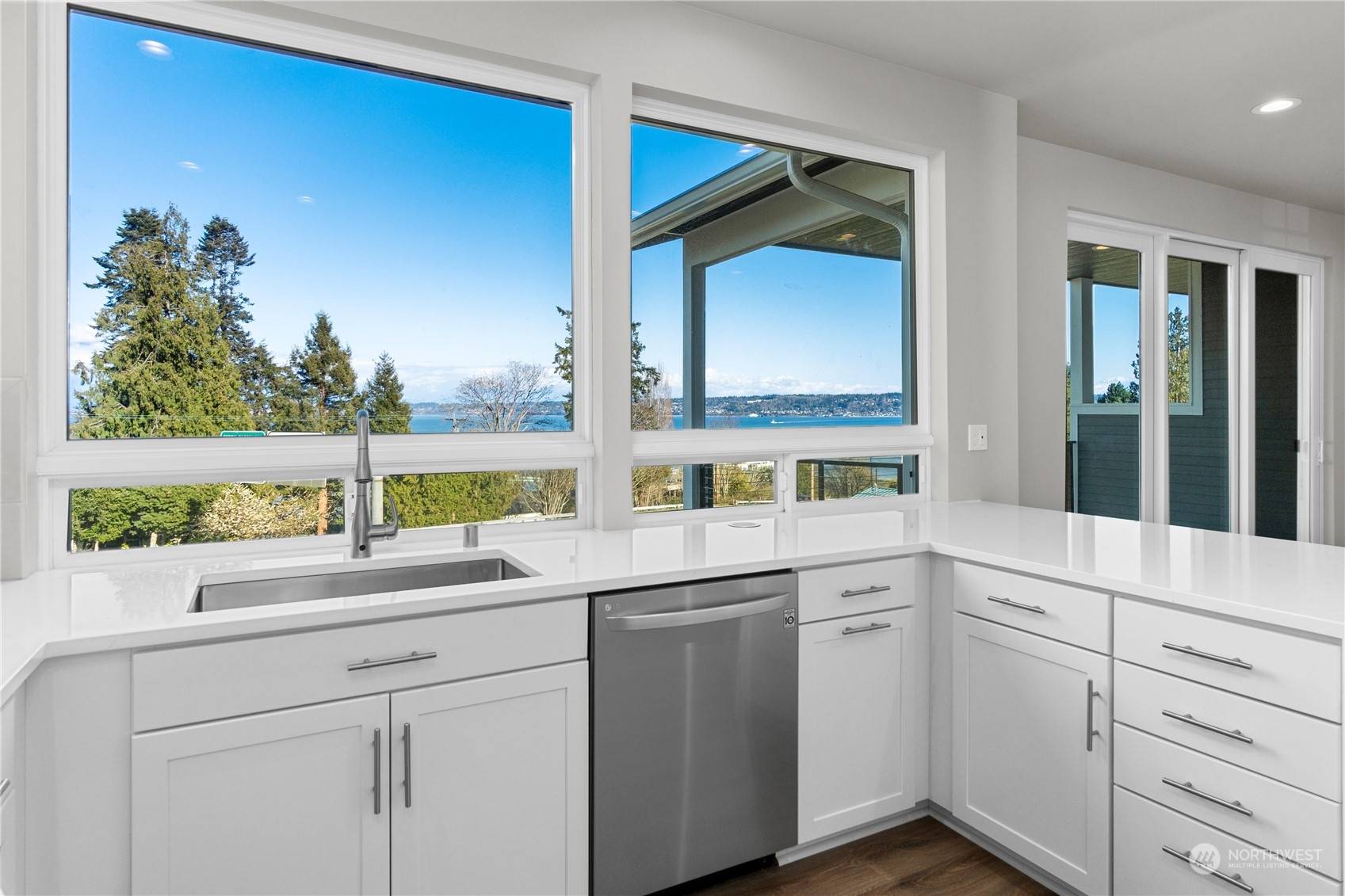 Clinton, WA 98236,6441 Humphrey RD #4