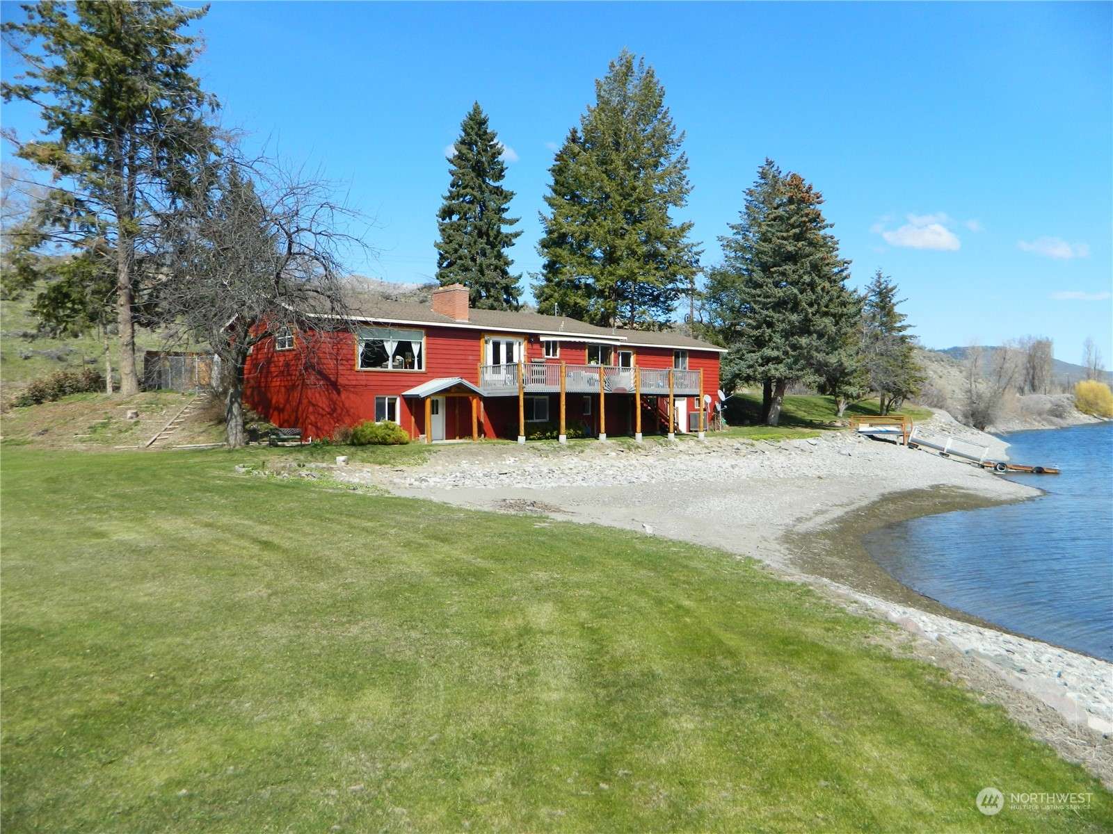Tonasket, WA 98855,747 Loomis-Oroville RD