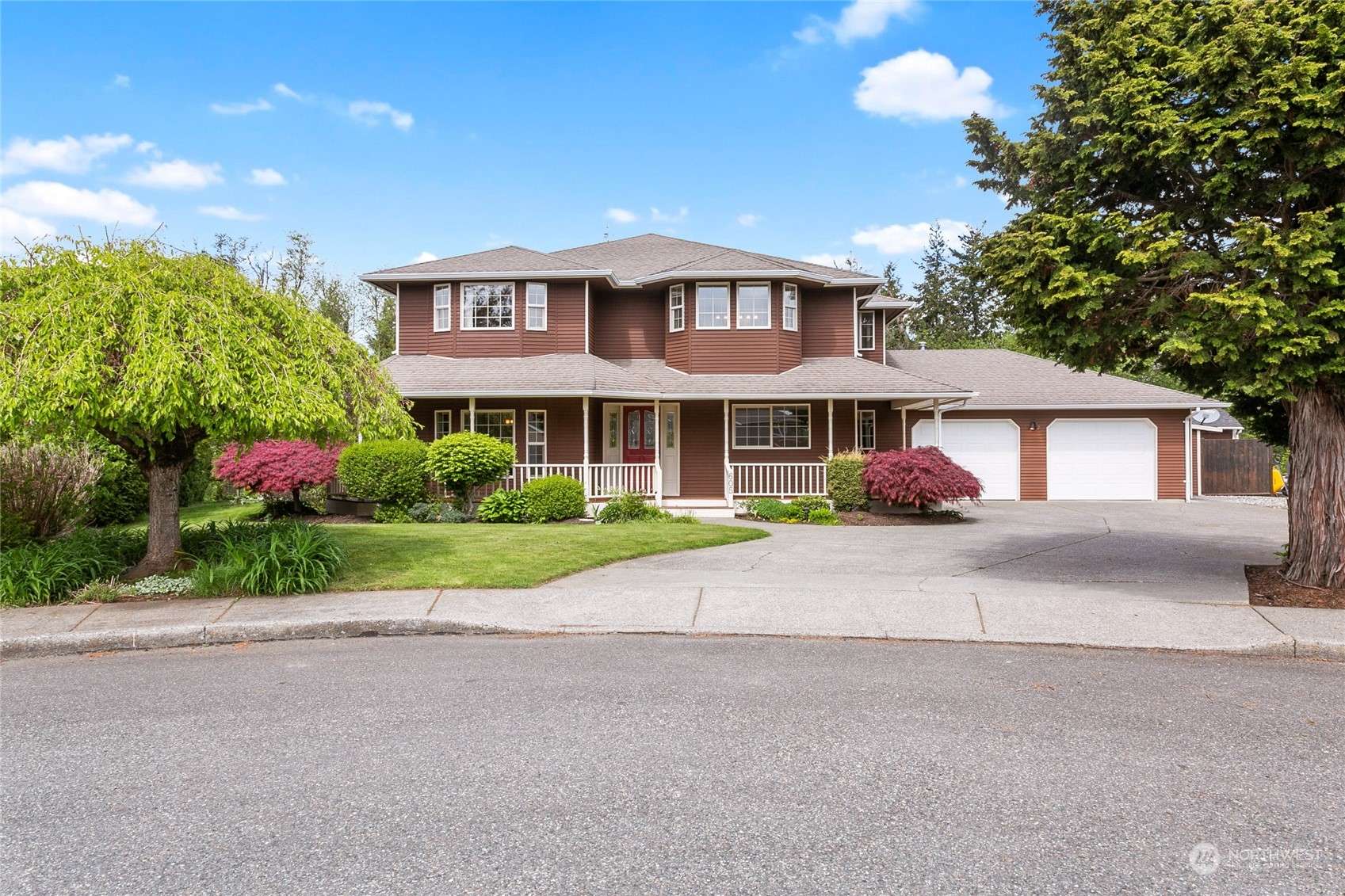 Lynden, WA 98264,605 Brook CT