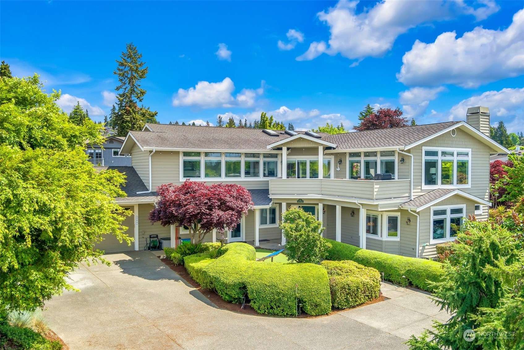 Edmonds, WA 98020,540 Holly DR