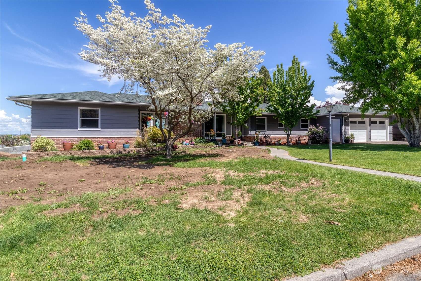 Milton-freewater, OR 97862,827 College ST