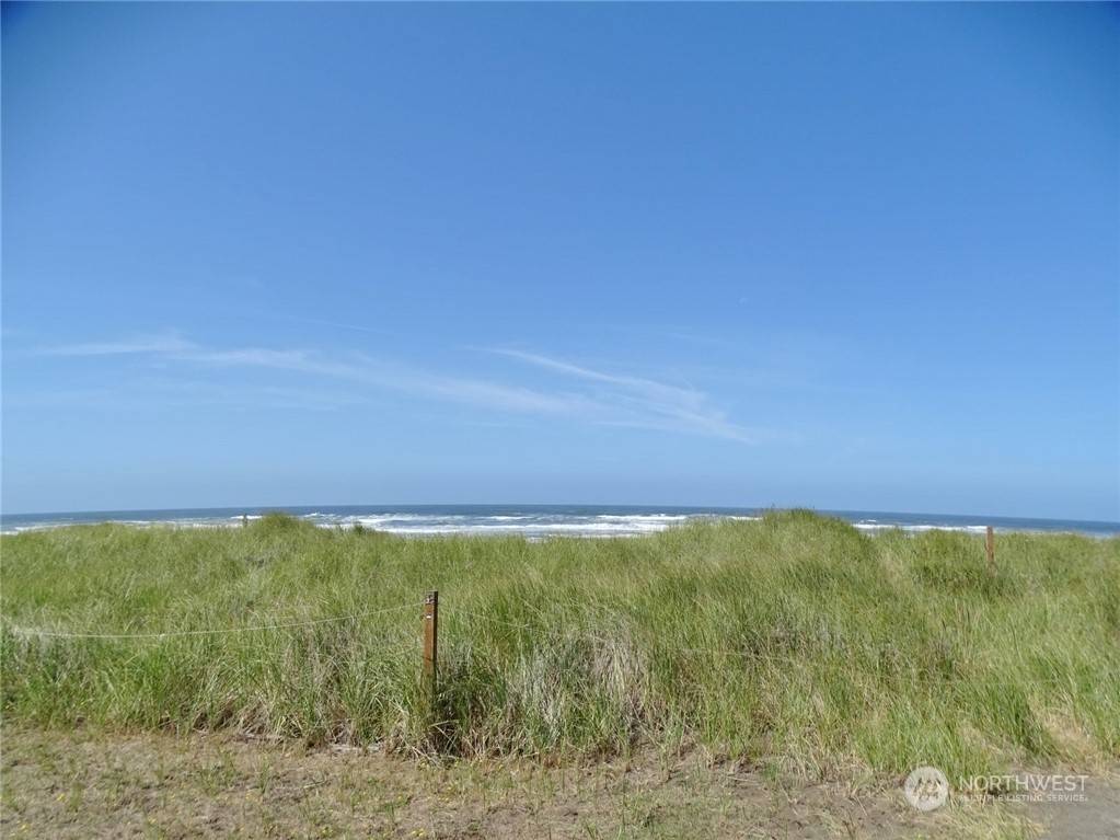 Ocean Shores, WA 98569,1399 Ocean Shores BLVD SW #2S-E