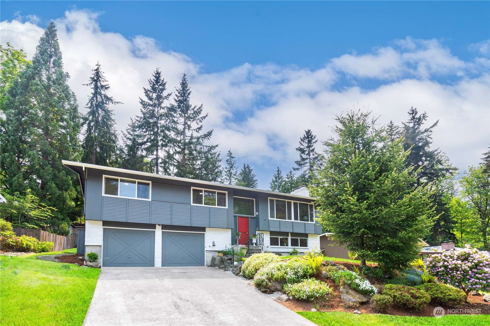 Bellevue, WA 98006,15627 SE 42nd CT