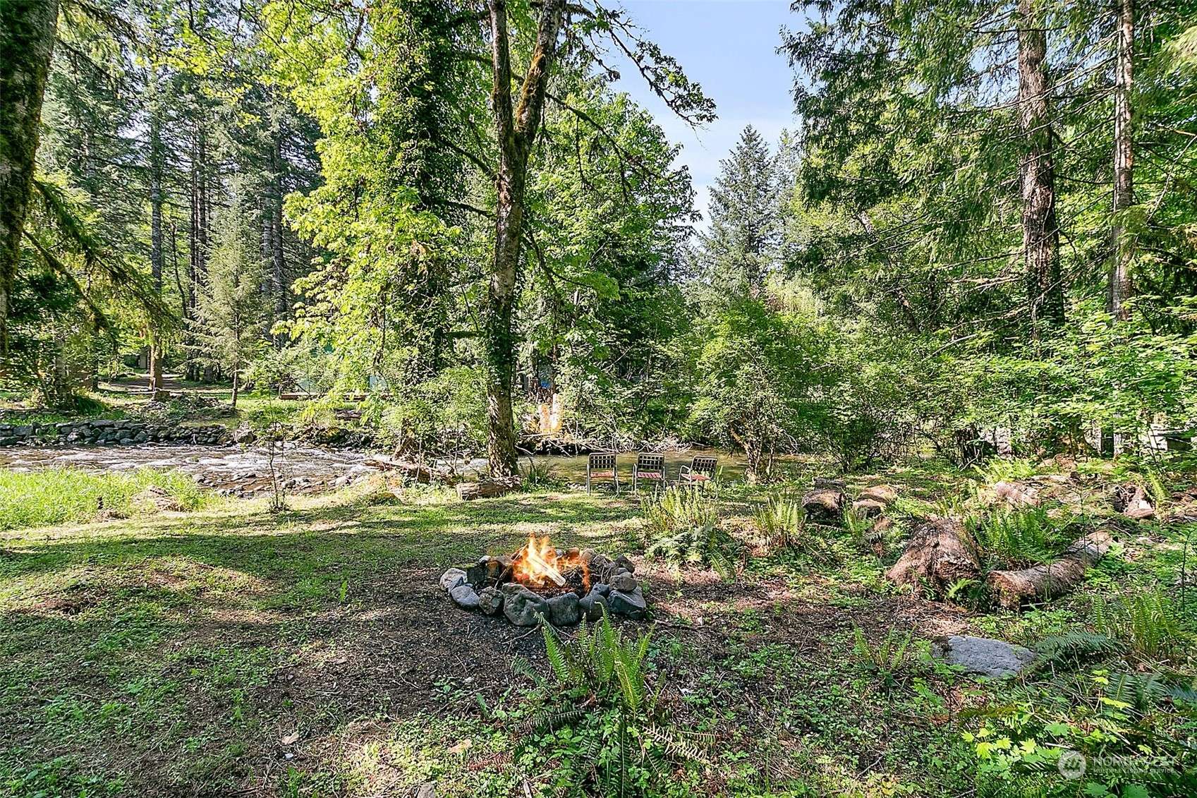 Ashford, WA 98304,123 Nisqually WAY