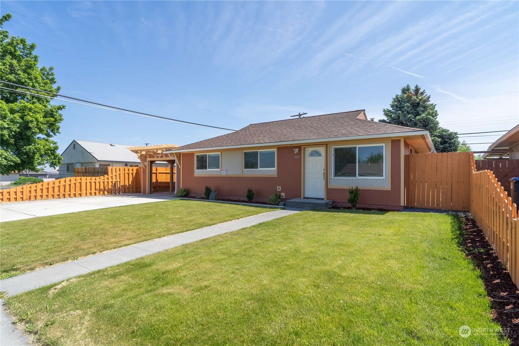 Moses Lake, WA 98837,503 S Canterbury LN