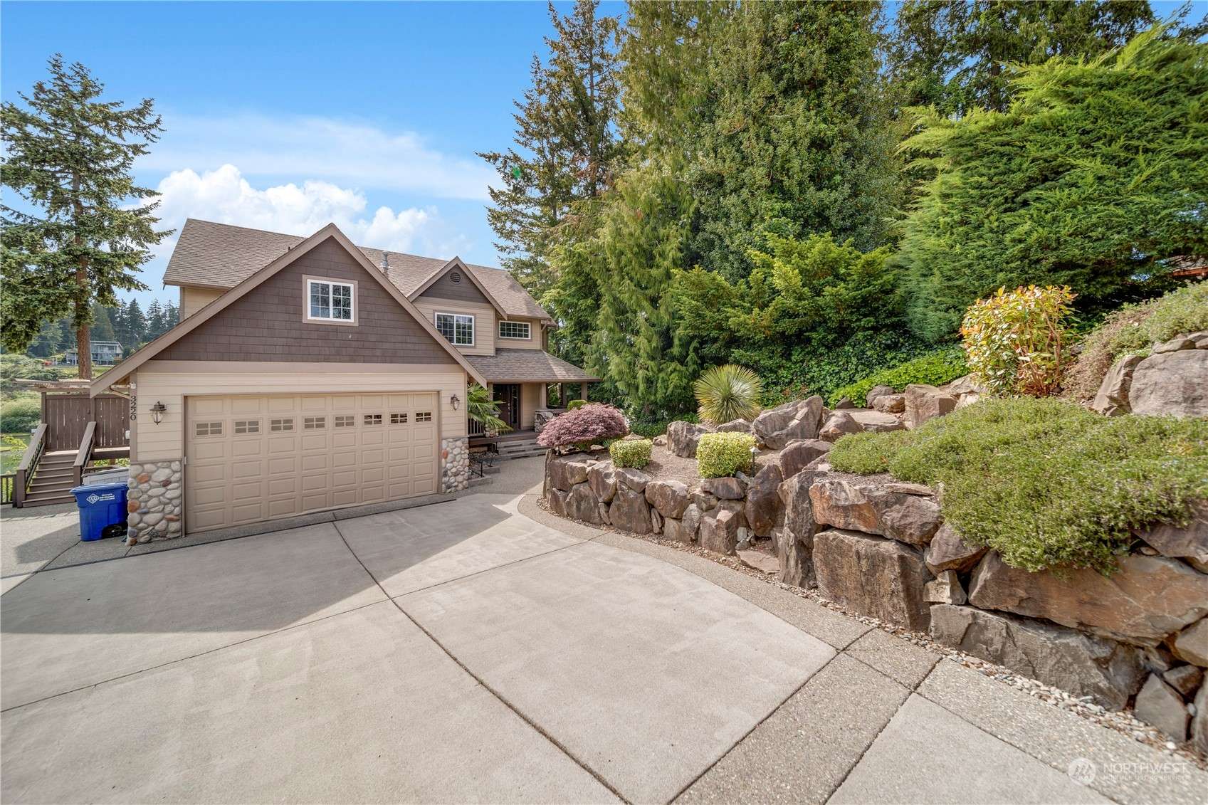 Lake Tapps, WA 98391,3220 Deer Island DR E