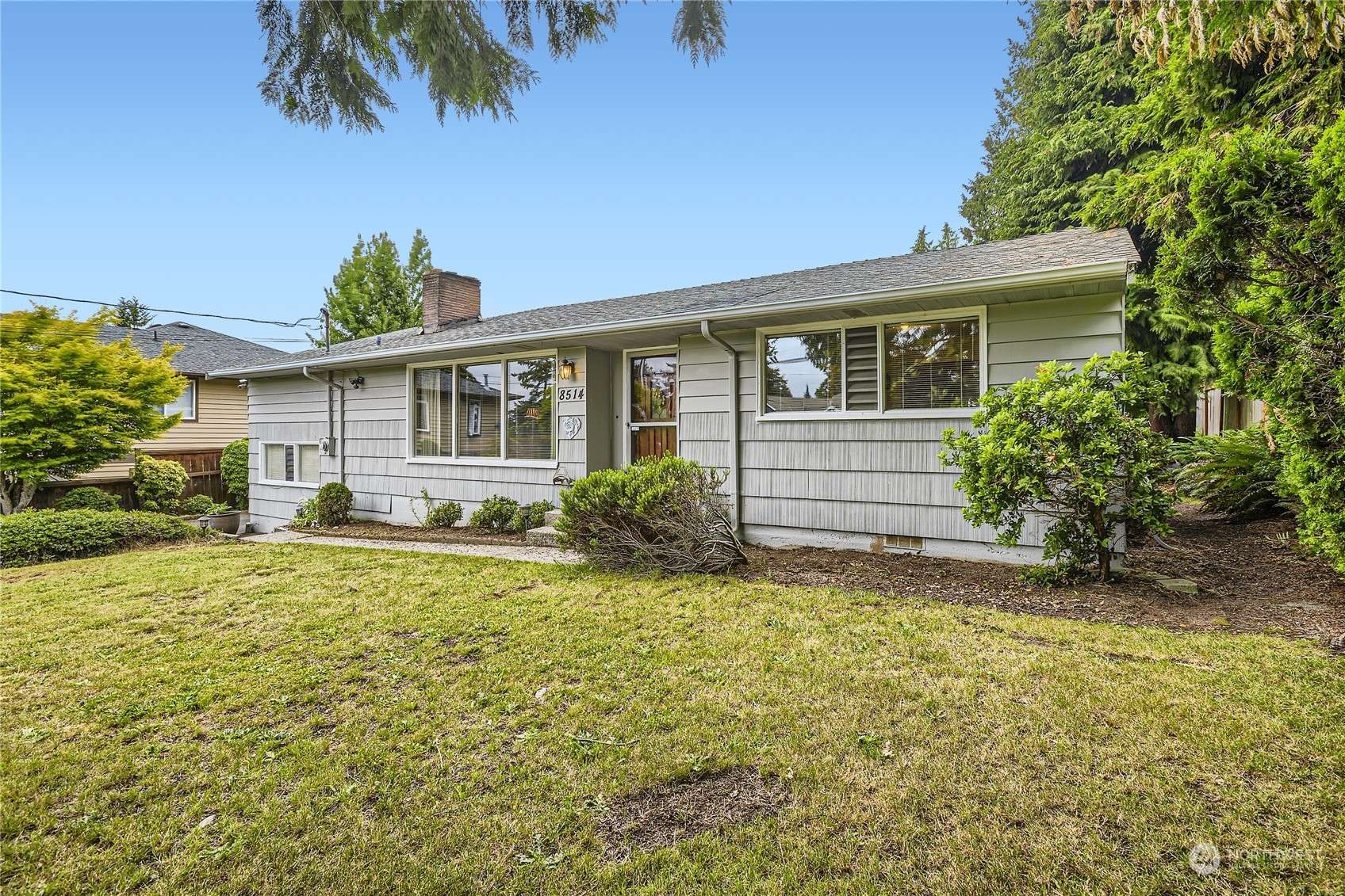 Edmonds, WA 98026,8514 Bowdoin WAY