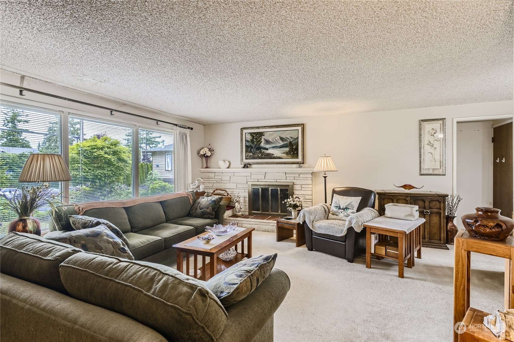 Edmonds, WA 98026,8514 Bowdoin WAY