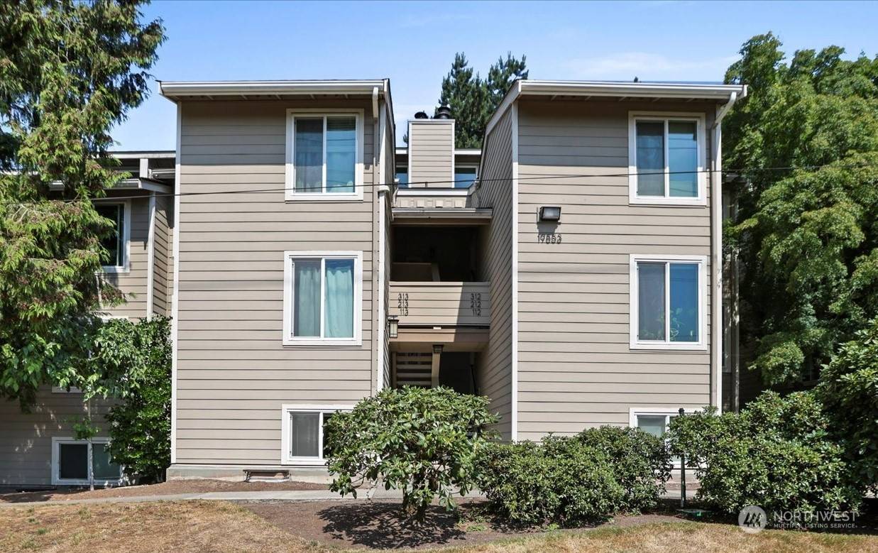 Shoreline, WA 98155,19853 25th AVE NE #113