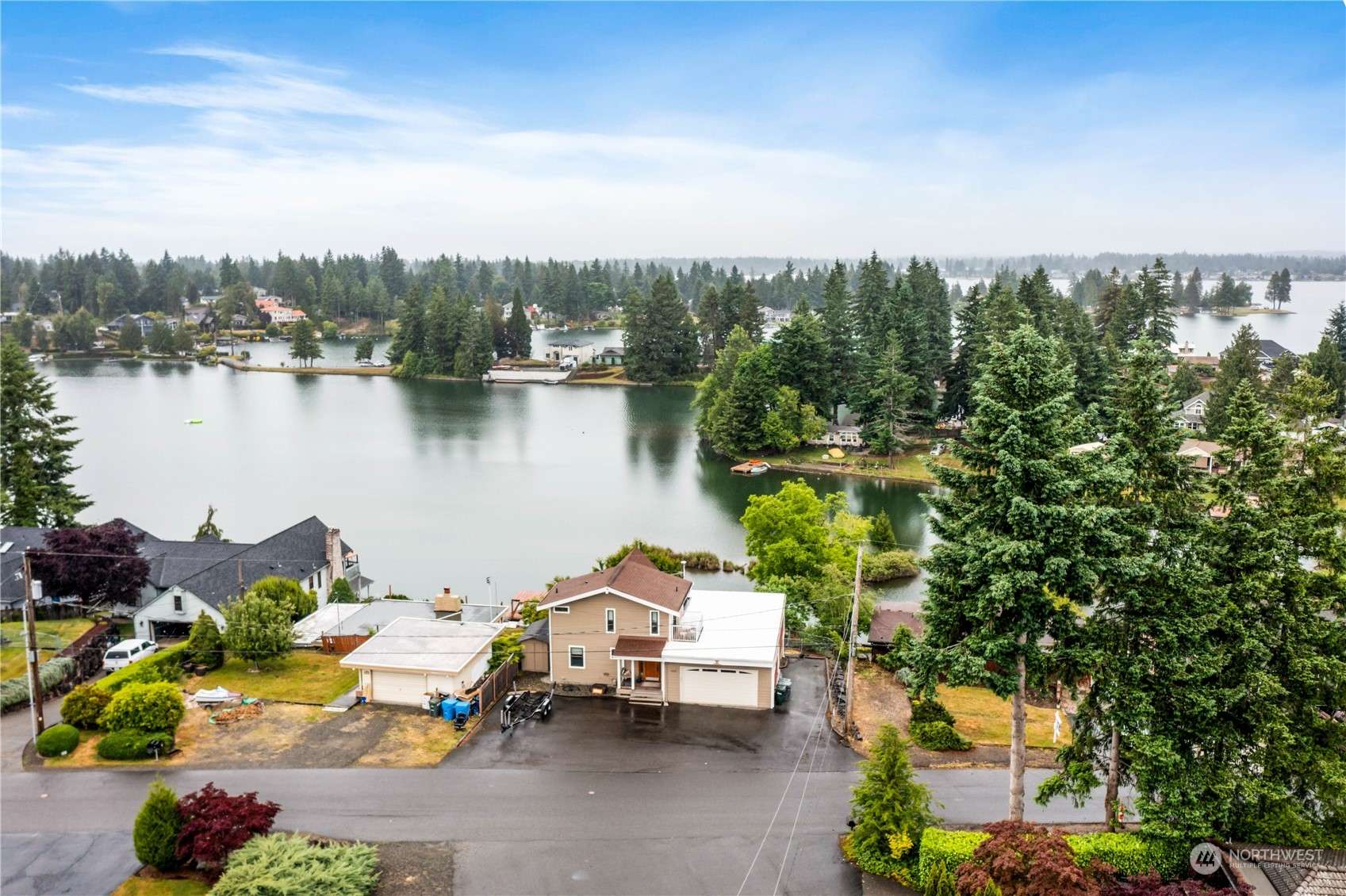 Lake Tapps, WA 98391,3223 Deer Island DR E