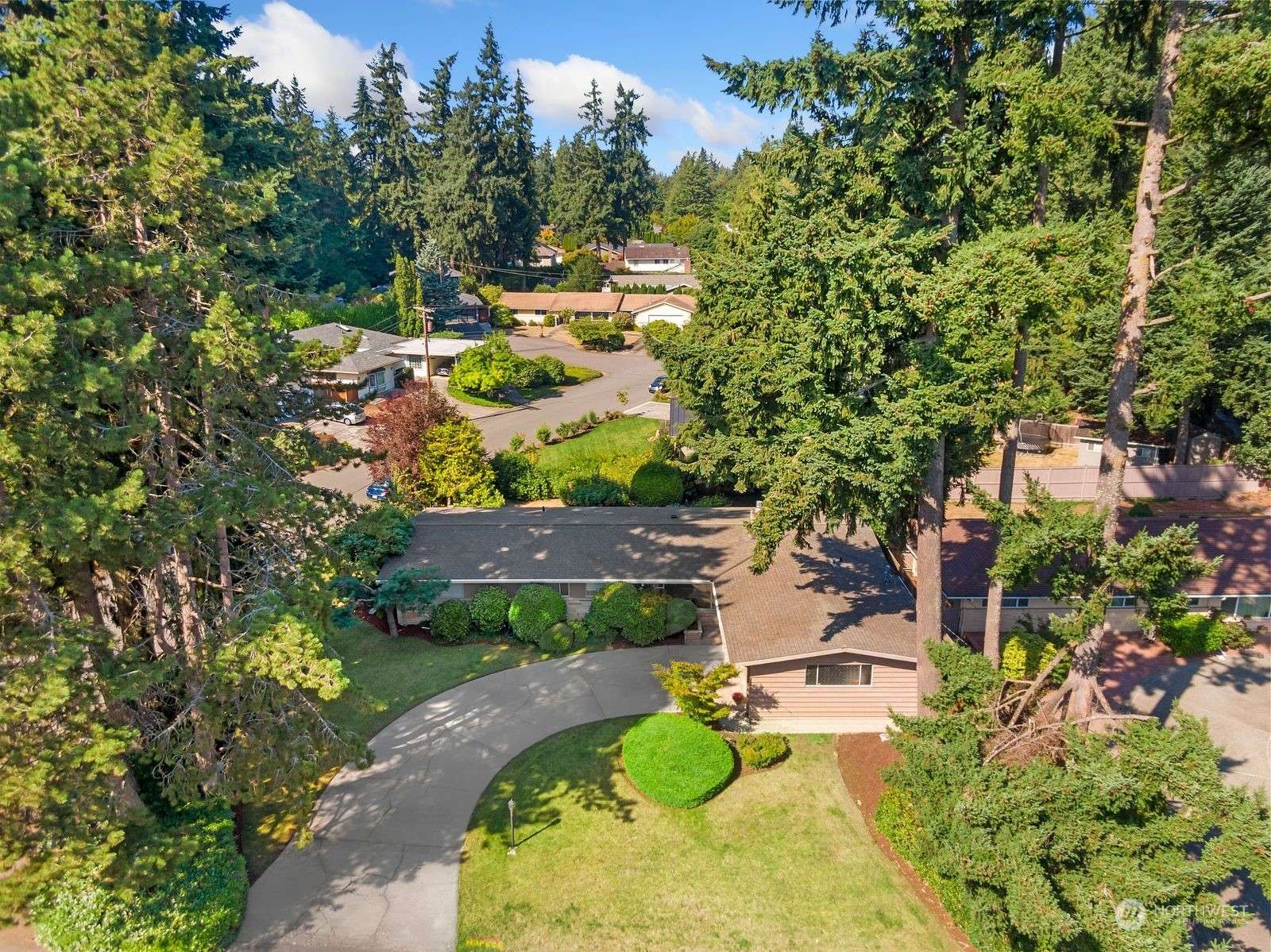 Mercer Island, WA 98040,8904 SE 58th ST