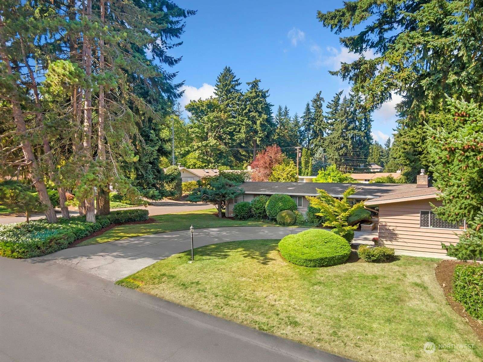 Mercer Island, WA 98040,8904 SE 58th ST