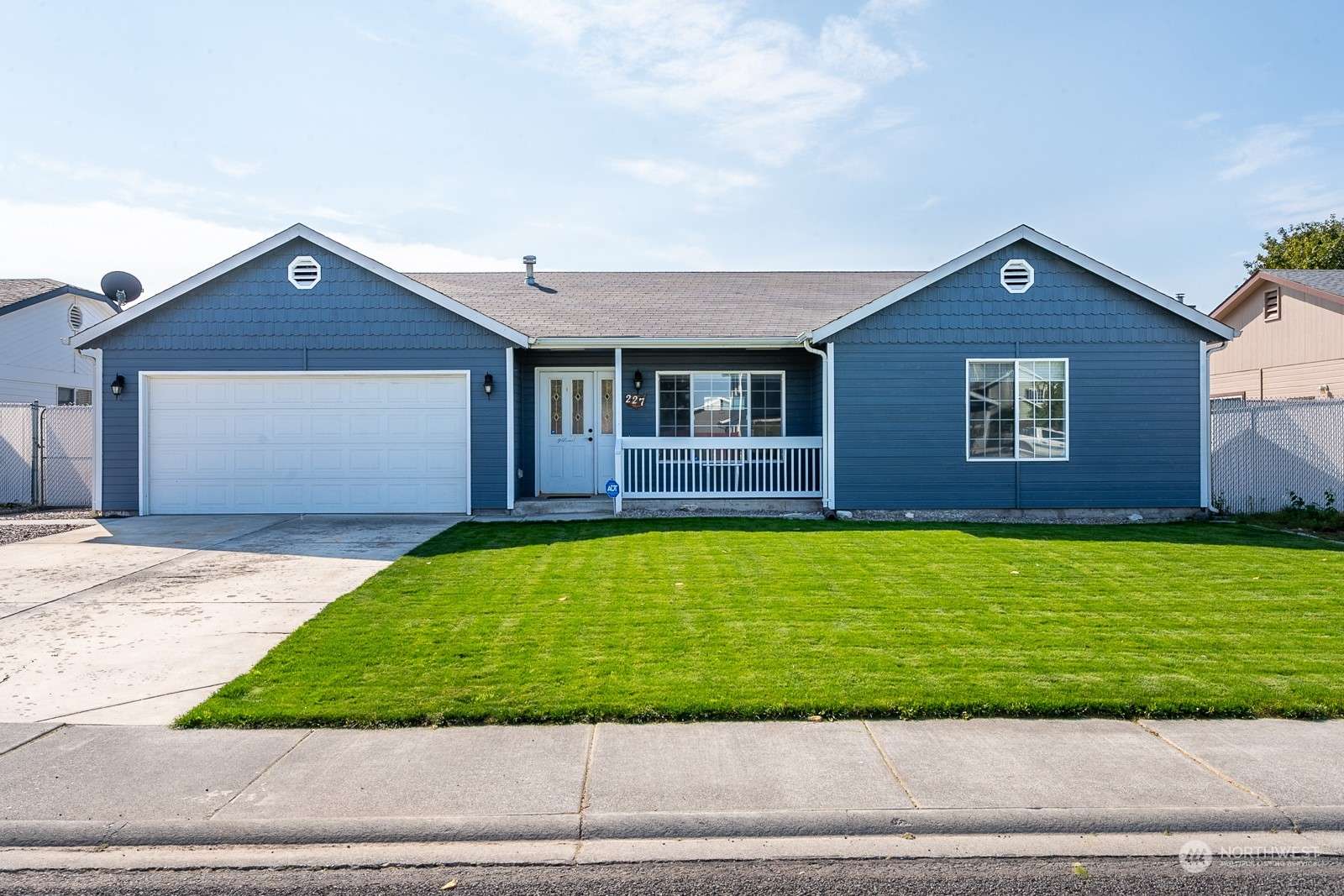 Moses Lake, WA 98837,227 E Belair DR