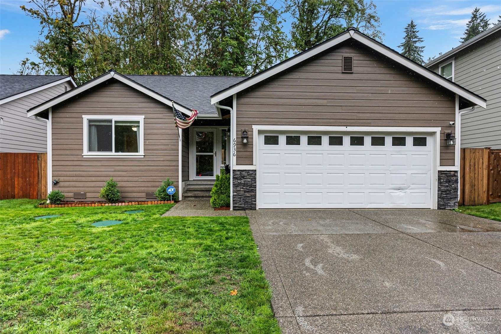 Port Orchard, WA 98366,6936 E Apogee ST