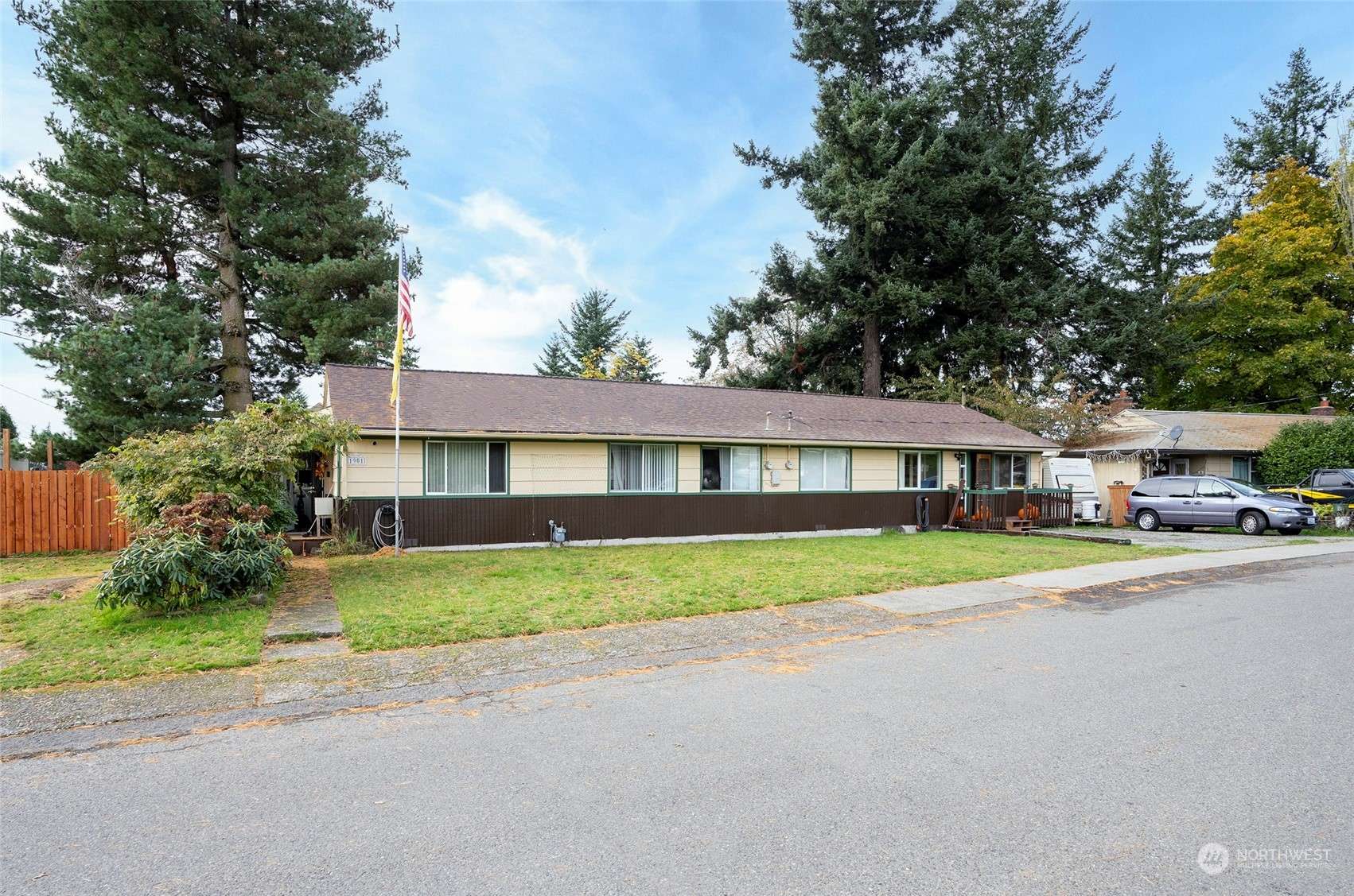 Renton, WA 98056,1901 Harrington CIR NE