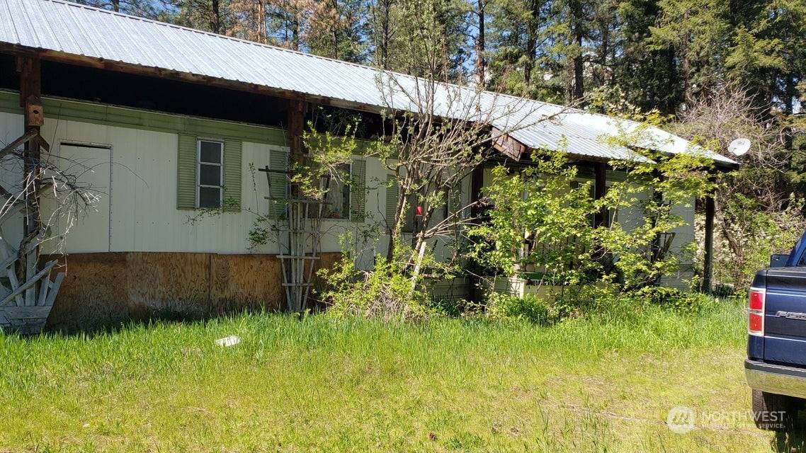 Kettle Falls, WA 99141,25055 Hwy 395 N