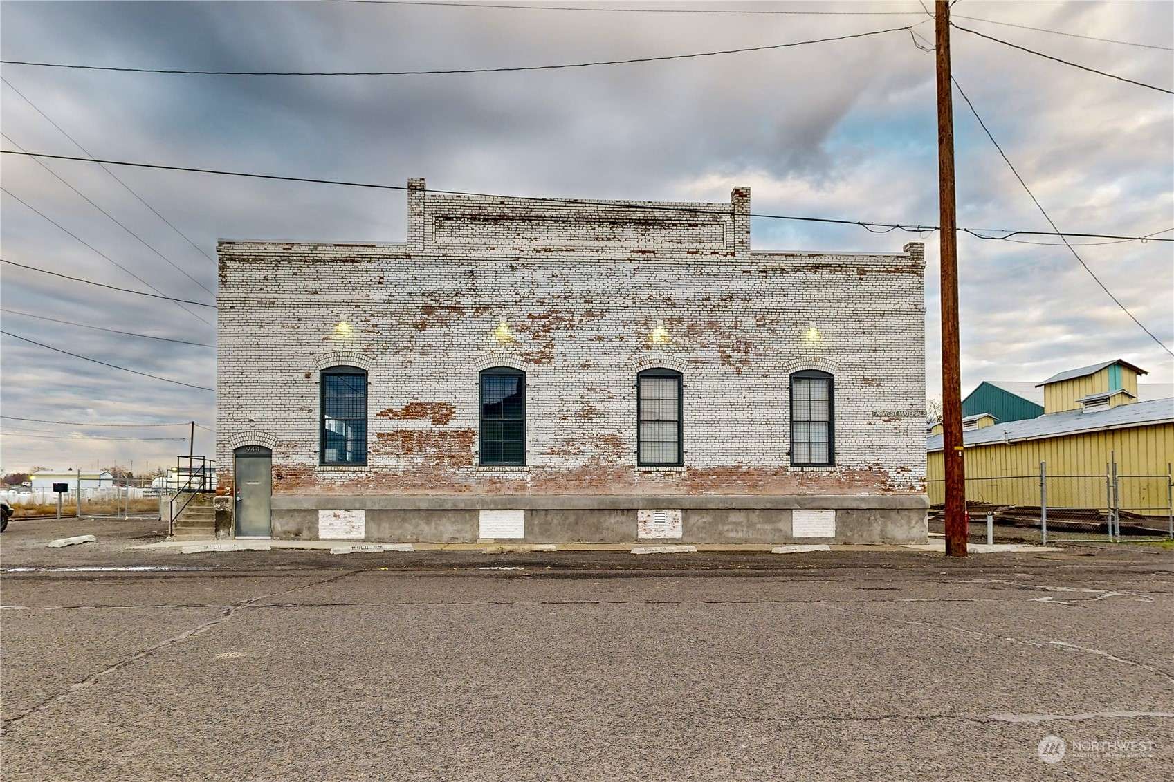 Walla Walla, WA 99362,944 N 9th ST