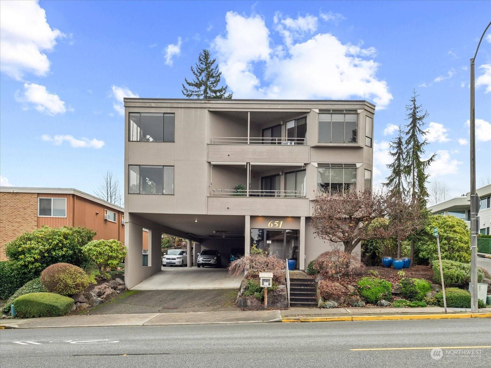 Edmonds, WA 98020,651 5th AVE S #3