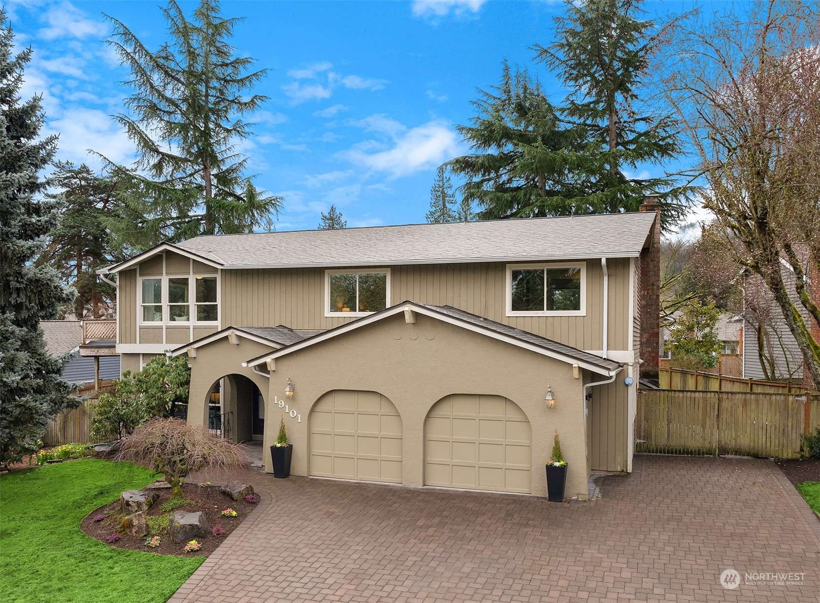 Issaquah, WA 98027,19101 SE 44th WAY