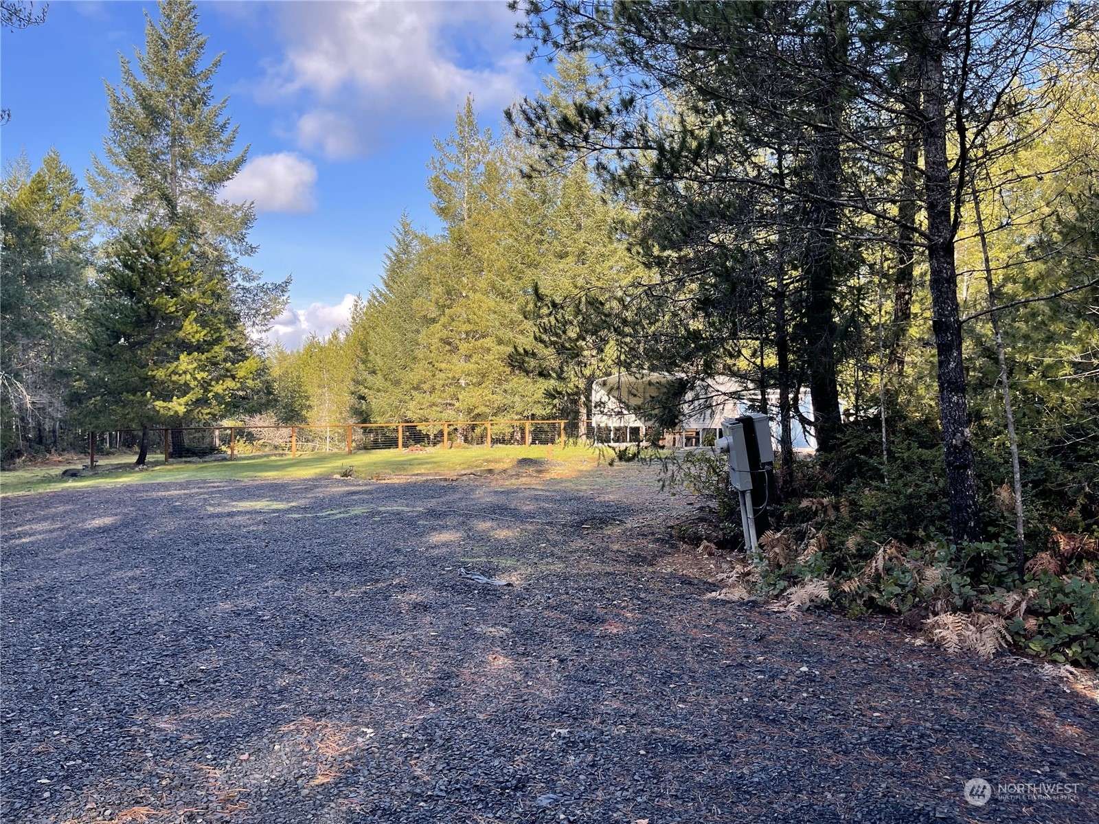 Belfair, WA 98528,111 NE Bedrock RD