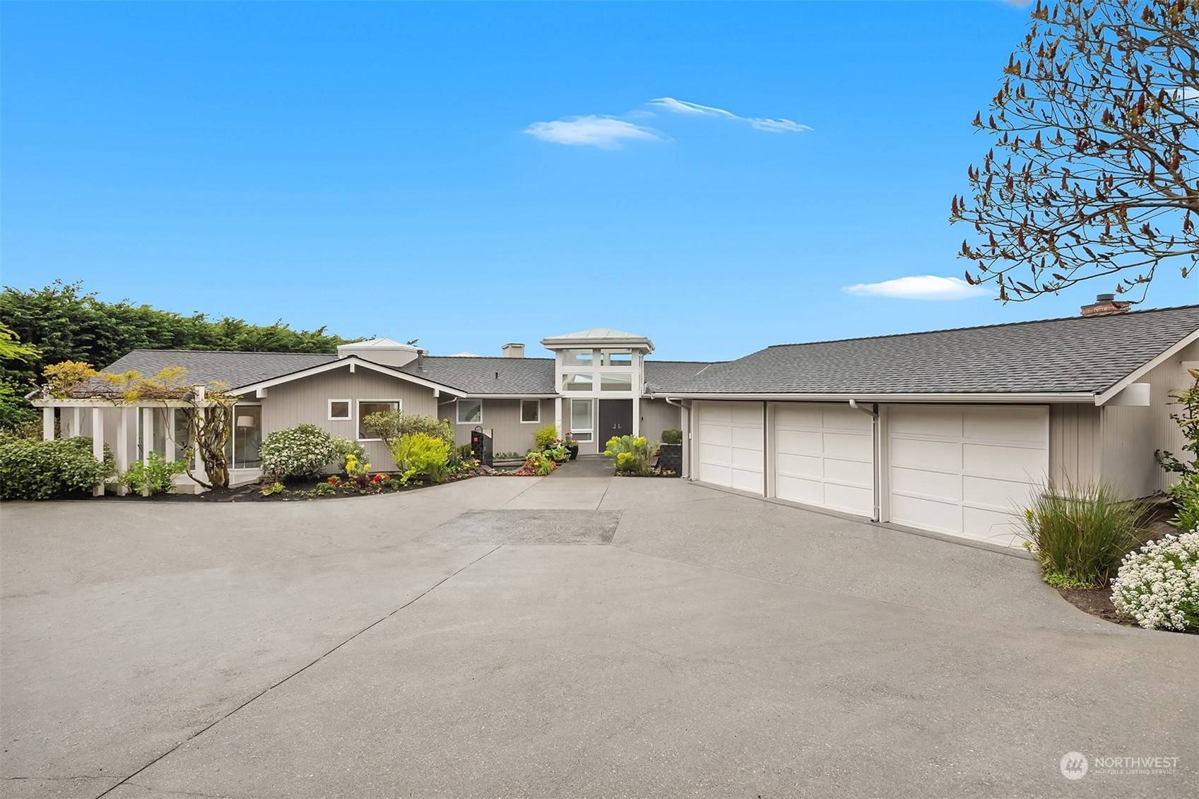 Clyde Hill, WA 98004,1505 90th PL NE