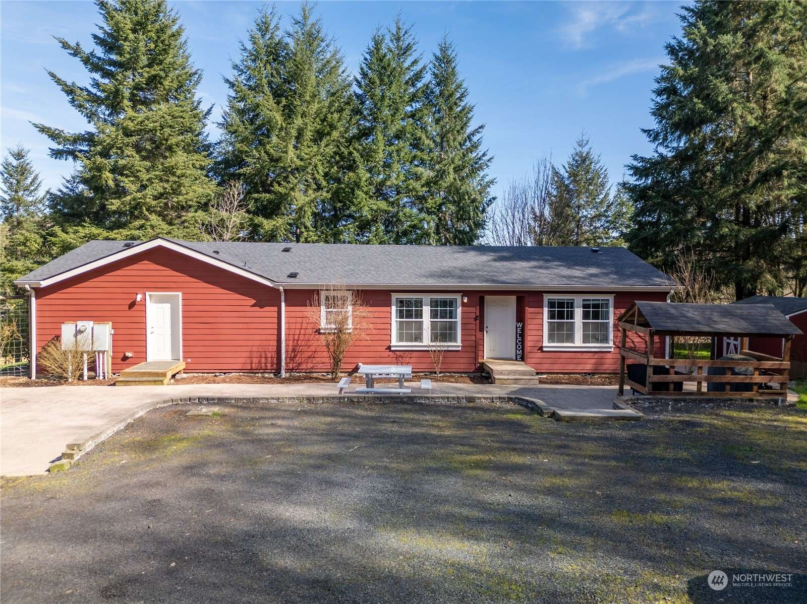 Chehalis, WA 98532,513 Berry RD