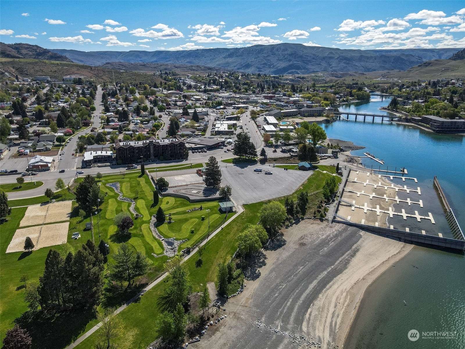 Chelan, WA 98816,808 W Manson HWY #A201